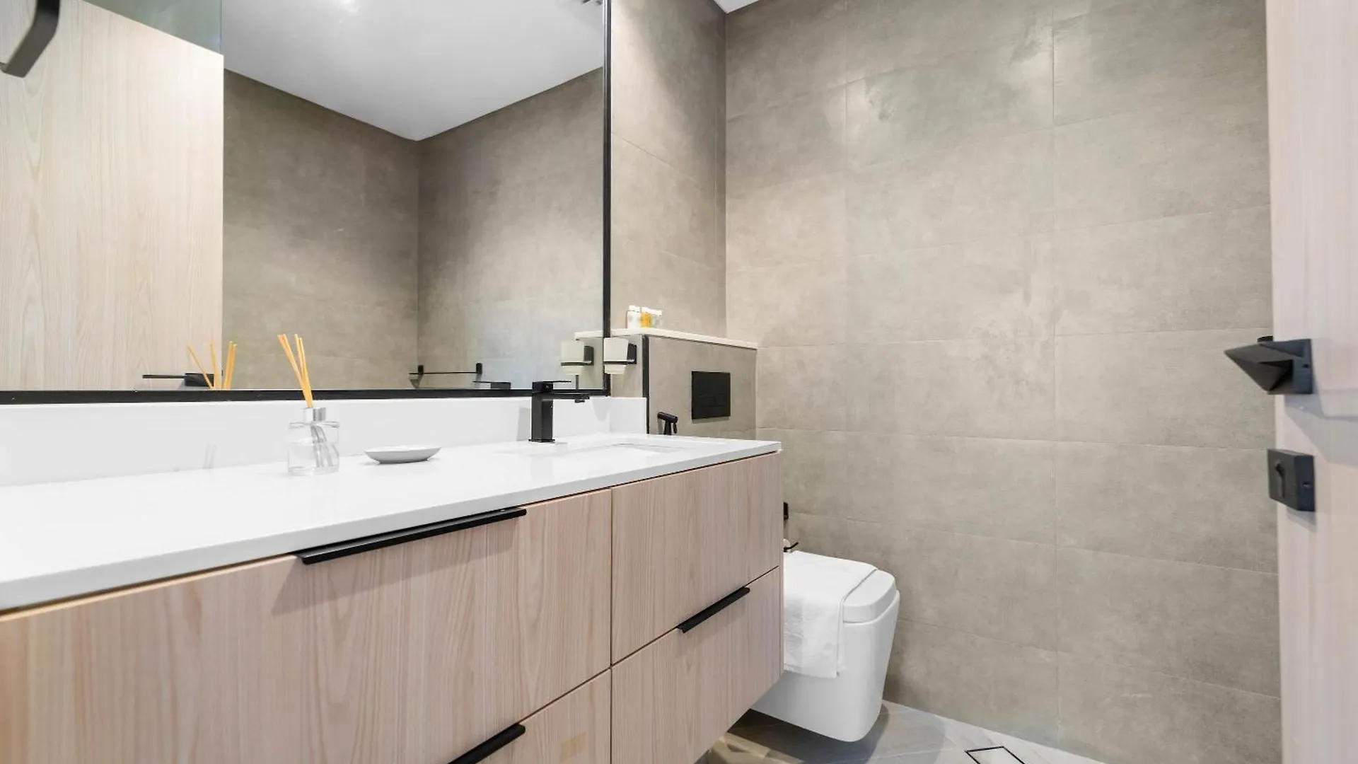 Silkhaus Stylish 1Bdr In Empire Residence -Jvc Dubai Apartment